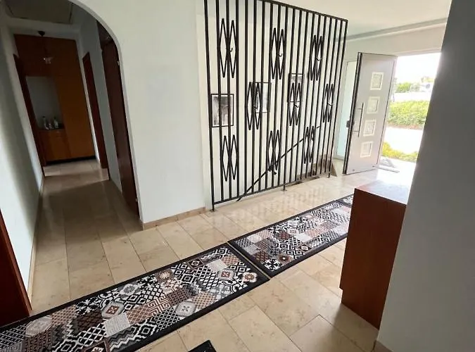 Haus Haller 5 招待所