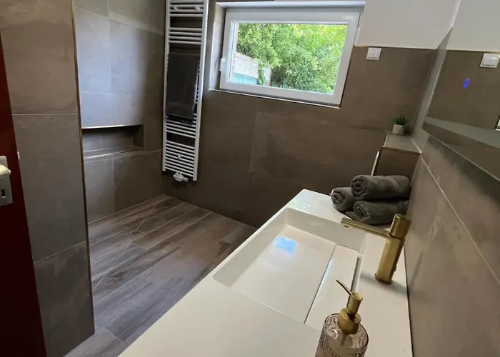 Haus Haller 5 Penzion *